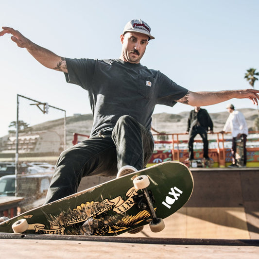 IXDI White Kiss - Cut Sticker - IXDI